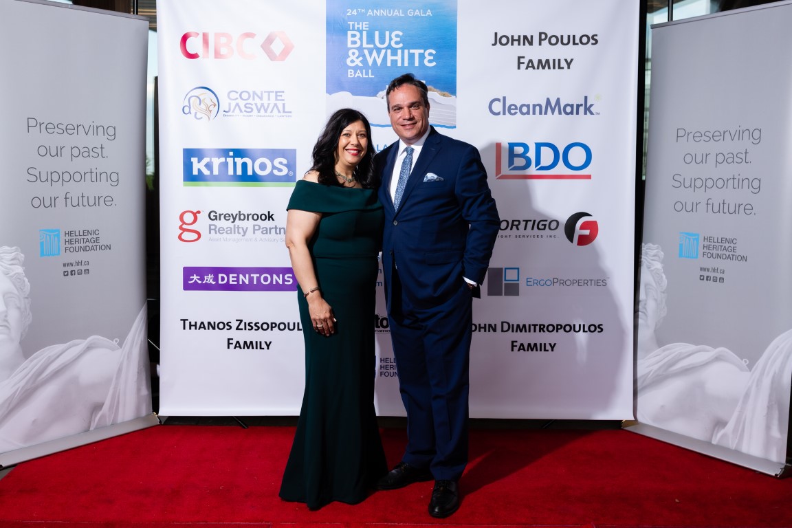 The Blue & White Ball | Photo by // Photagonist.ca