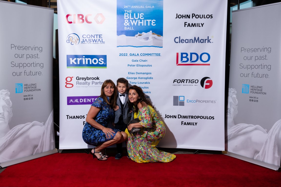 The Blue & White Ball | Photo by // Photagonist.ca
